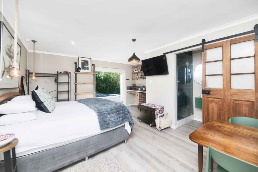 6 Bedroom Property for Sale in Northcliff Western Cape